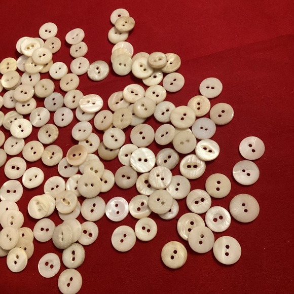 Motherpearl sewing buttons lot 2 holes more or less 1/2 inch - Picture 8 of 9